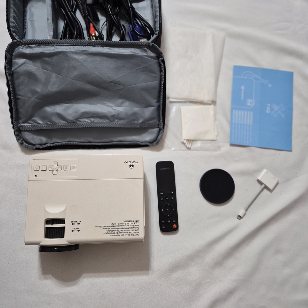 Vankyo White Projector with Accessories